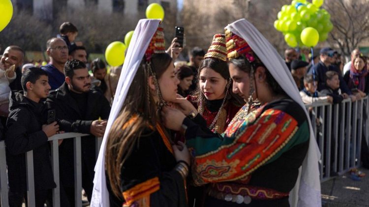 Utukufu kwa Mungu juu na amani duniani