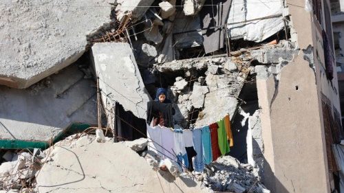 Gaza, Hamas prepara il passaggio di poteri. Ma tregua sempre in bilico