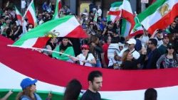 Una manifestazione negli Stati Uniti in sostegno alle proteste iraniane