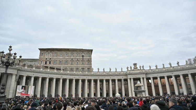 البابا لاوُن الرابع عشر يتلو صلاة التبشير الملائكي 