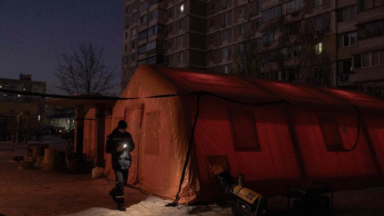 Kiev, tiendas de campaña de emergencia