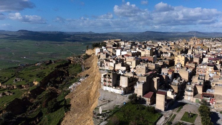 Il comune di Niscemi in Sicilia colpito dalla frana