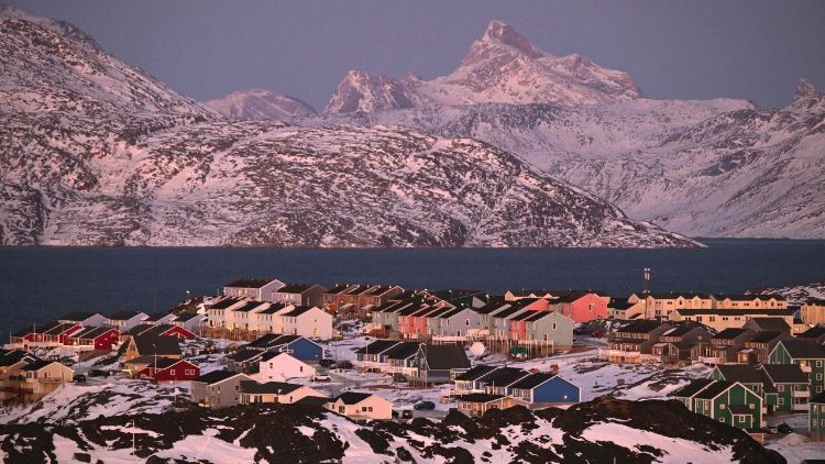 Virš Grenlandijos sostinės Nuko aušta rytas