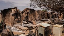 Uma aldeia arrasada na Nigéria.