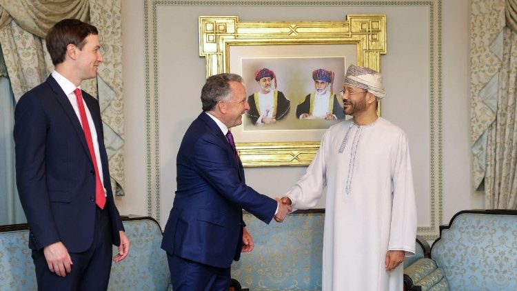 Witkoff e Kushner con il ministro degli Esteri dell'Oman