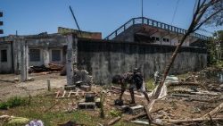 ಉಷ್ಣವಲಯದ ಚಂಡಮಾರುತ ಗೆಜಾನಿ ಪರಿಣಾಮದ ನಂತರ, ಮಡಗಾಸ್ಕರ್‌ನ ಟೊಮಾಸಿನಾ ನಗರ ಕೇಂದ್ರ.