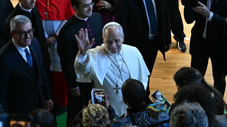 ಪಾಂಟಿಫಿಕಲ್ ಅಕಾಡೆಮಿ ಫಾರ್ ಲೈಫ್‌ನ ಸಮಗ್ರ ಸಭೆಯ ಸಂದರ್ಭದಲ್ಲಿ ಎಲ್ಲರಿಗೂ ಆರೋಗ್ಯ ರಕ್ಷಣೆಯ ಸಭೆಯಲ್ಲಿ ಭಾಗವಹಿಸುವವರೊಂದಿಗೆ ಜಗದ್ಗುರು XIVನೇ ಲಿಯೋರವರ ಸಭೆ.