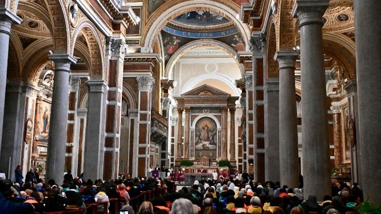 Blick in die Kirche "Sacro Cuore di Ges&ugrave;" im Zentrum Roms