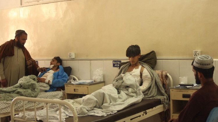 பாகிஸ்தான் -ஆப்கானிஸ்தான் மோதலால் பாதிக்கப்பட்டுள்ள மக்கள் 