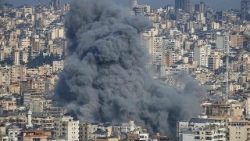 Израел предприе нови удари срещу Иран и Ливан, където държавните медии съобщиха, че на 4 март е била ударена жилищна сграда, а иранските гвардейци заявиха, че са блокирали един от най-важните транспортни маршрути за енергия в света.