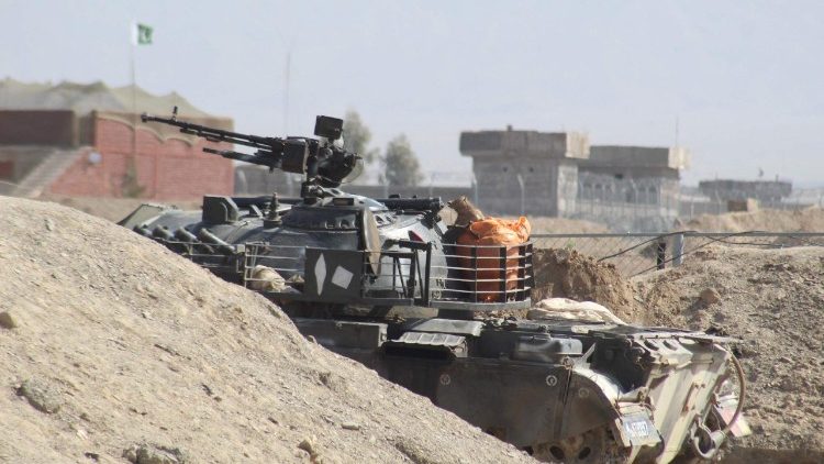 Kifaru cha jeshi la Pakistani huko Chaman,kwenye mpaka na Afghanistan, katika Wilaya ya Balochistan.