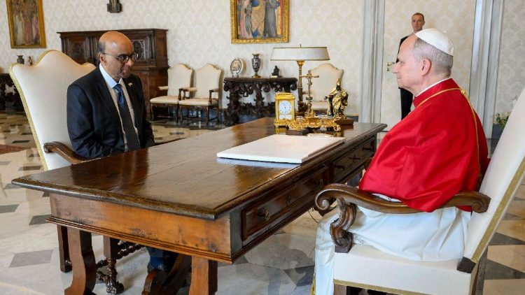 Լեւոն ԺԴ. Քահանայապետն ու Սինկափուրի նախագահը