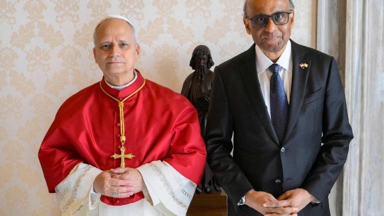 البابا لاون الرابع عشر يستقبل رئيس جمهورية سنغافورة 