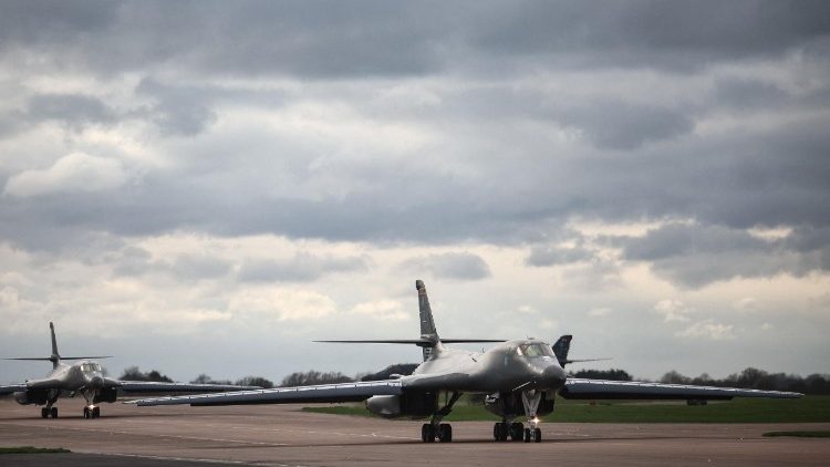 Un aereo militare statunitense nella base britannica di Fairford