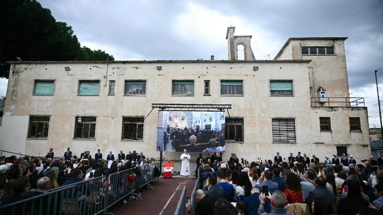 A k&uuml;lv&aacute;rosi pl&eacute;b&aacute;nia k&ouml;z&ouml;ss&eacute;gi &eacute;p&uuml;lete 