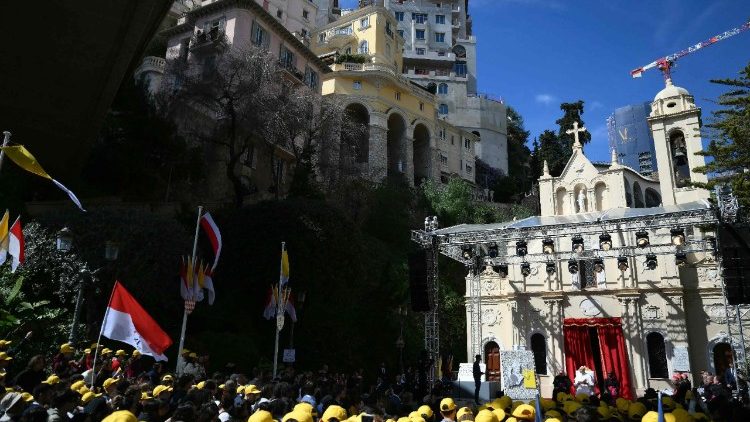 Le&oacute; p&aacute;pa v&aacute;laszolt a fiatalok k&eacute;rd&eacute;seire