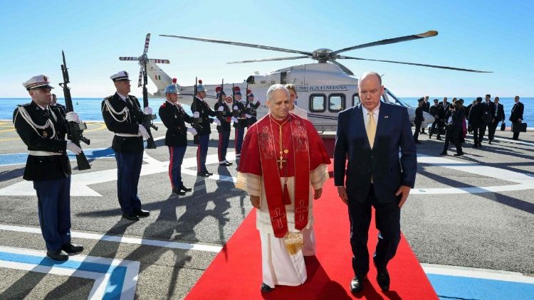 Լեւոն ԺԴ. Պապը Մոնաքոյի մէջ.