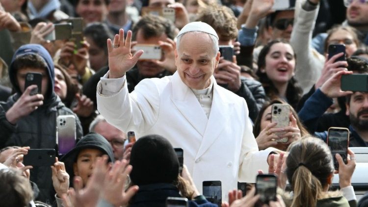 संत पापा फ्रांसिस आमदर्शन समारोह में