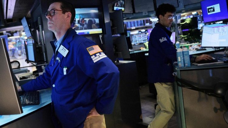 ኵናት ኢራን ኣብ ቁጠባ ዓለም ዝፈጥሮ ዘሎ ቅልውላው