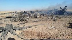 I resti di un aereo distrutto nella zona centrale dell'Iran. Secondo il Corpo delle Guardie Rivoluzionarie Islamiche, si tratterebbe del velivolo militare Usa