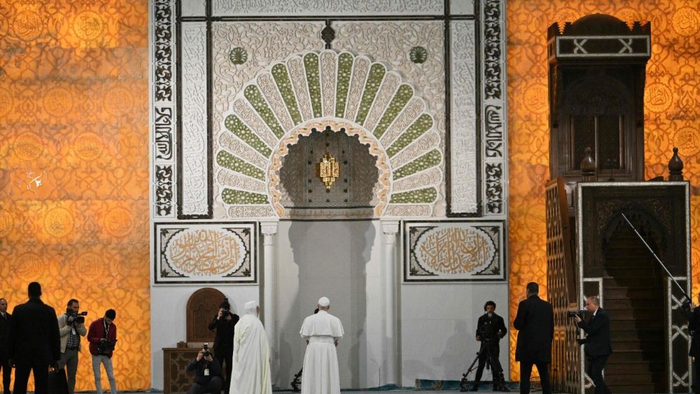 ITALY-VATICAN-DIPLOMACY-ALGERIA