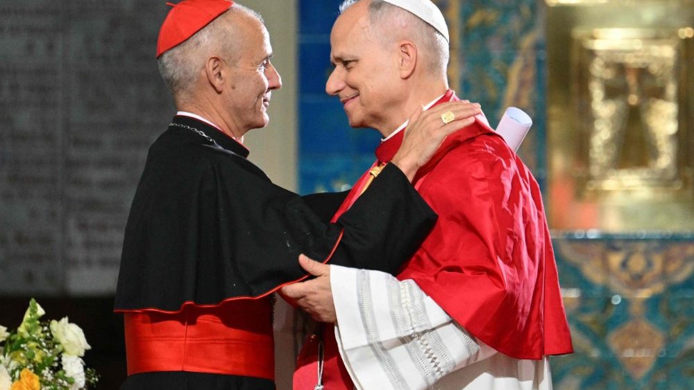Le Pape et le cardinal Jean-Paul Vesco, archevêque d'Alger, le 13 avril 2026.