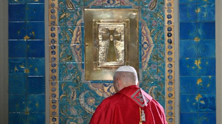 ITALY-VATICAN-DIPLOMACY-ALGERIA