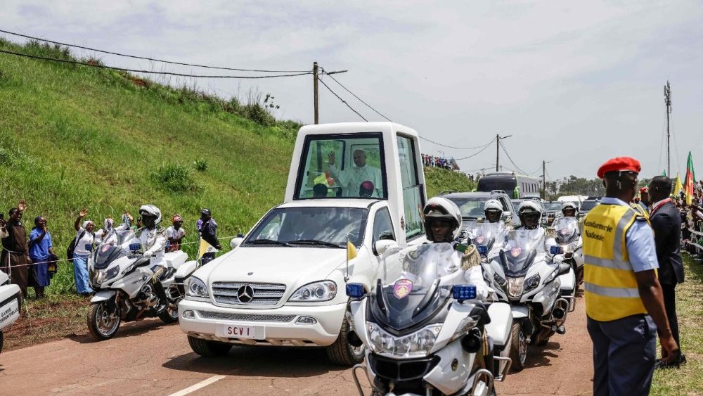 Сустрэча ў абарону міру ў Бамендзе (Камерун)