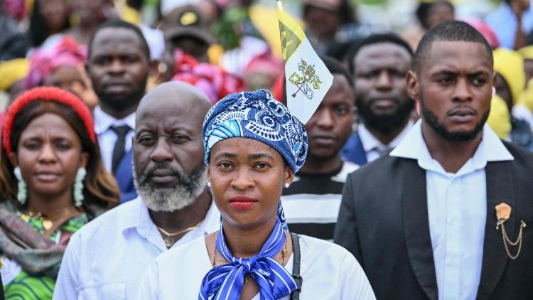 कैमरून के विश्वासी भक्त