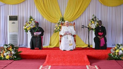 Lev XIV. ke studentům: Z&aacute;kladem společnosti je svědom&iacute; formovan&eacute; pravdou