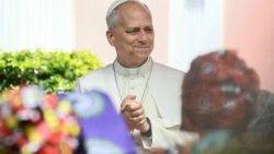 Léon XIV visite une maison de retraite à Saurimo, Angola