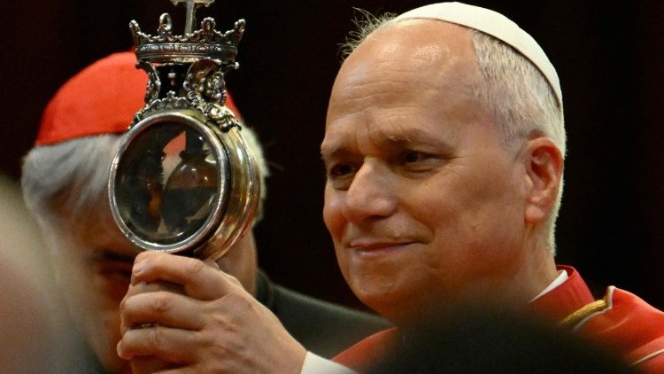 TOPSHOT-ITALY-VATICAN-POPE-NAPLES