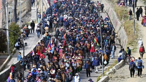 Bolivia, nel cuore delle proteste tra blocchi stradali e pressione politica
