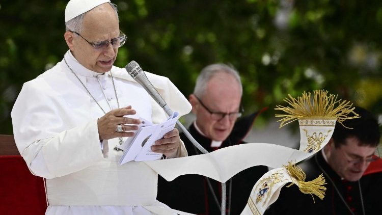 El Papa ante los fieles y alcaldes de la regi&oacute;n