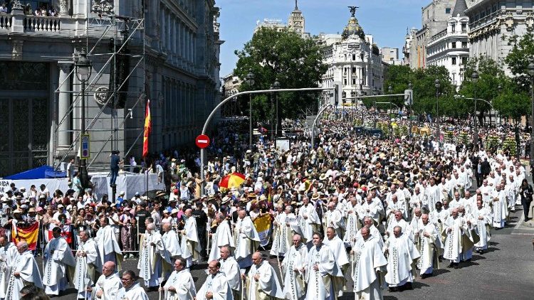 Lors de la procession du Corpus Domini ce dimanche 7 juin à Madrid.