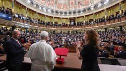 Leoni XIV mban fjalim përpara Kongresit të Deputetëve në Madrid