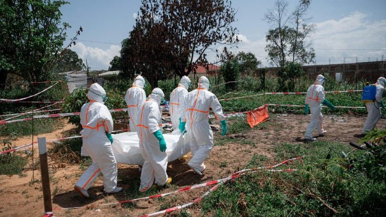 Secondo l'Oms, il rischio resta «molto alto» nella RDC ed «elevato» in Uganda e nei Paesi confinanti