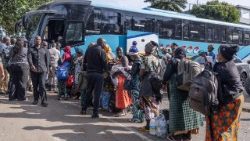 Serika li ya Malawi imetua Mabausi kufuata watu wake kutoka Afrika Kusini.