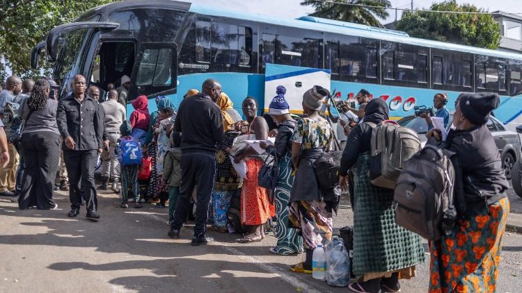 Serika li ya Malawi imetua Mabausi kufuata watu wake kutoka Afrika Kusini.