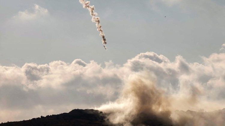 Gli attacchi israeliani in Libano a poche ore dal raggiungimento dell'intesa tra Usa e Iran
