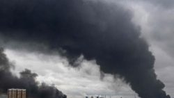 Colonne di fumo sul cielo di Mosca