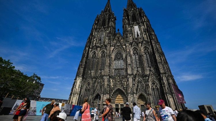 Im Erzbistum Köln gab es 2026 bisher drei Neupriester der katholischen Kirche