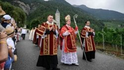 Célébration à Écône de la consécration de quatre nouveaux évêques de la Fraternité sacerdotale Saint-Pie X
