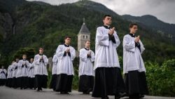 Удзельнікі біскупскіх пасвячэнняў у Святарскім брацтве святога Пія Х