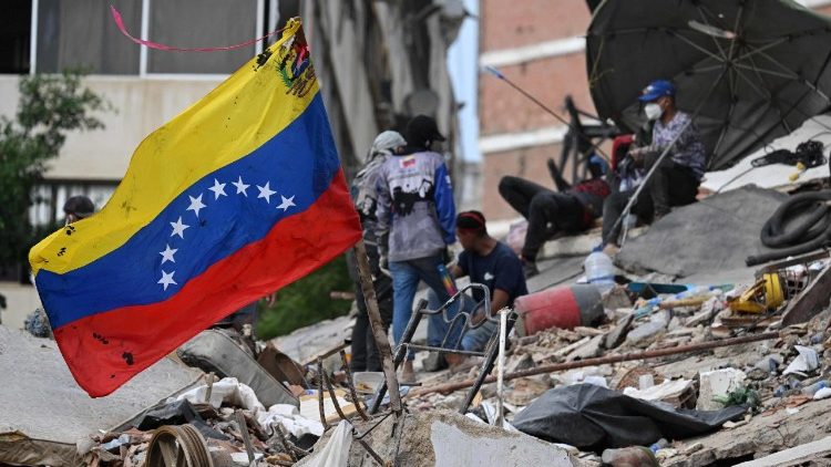 Restano senza familiari 231 delle circa 2.400 vittime recuperate dopo il doppio terremoto che ha devastato lo Stato di La Guaira