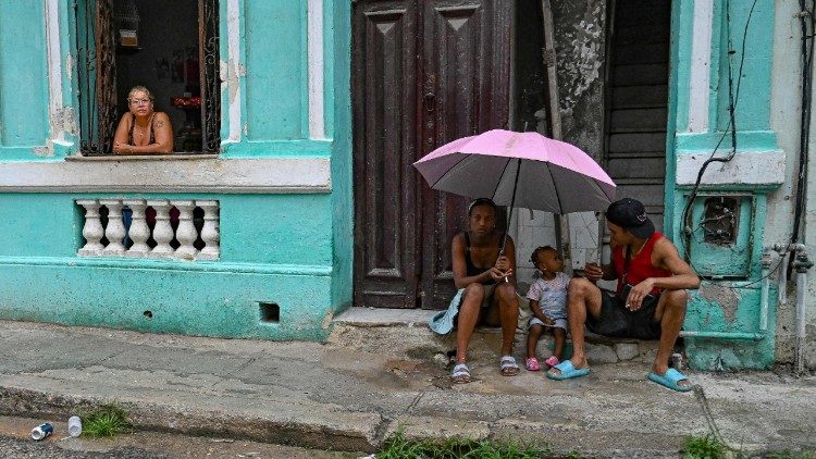 Crisi umanitaria a Cuba, la popolazione stremata dal caldo e dalla mancanza di acqua corrente