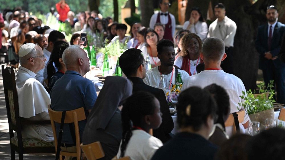 ITALY-VATICAN-POPE-LUNCH