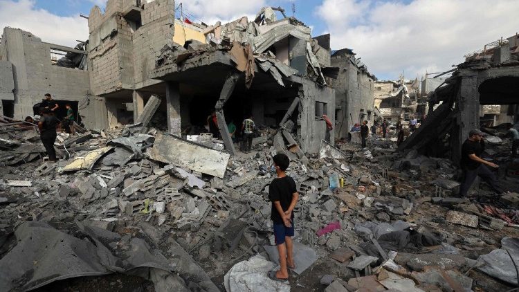 Besch&auml;digte Geb&auml;ude im Fl&uuml;chtlingslager Bureij im zentralen Gazastreifen
