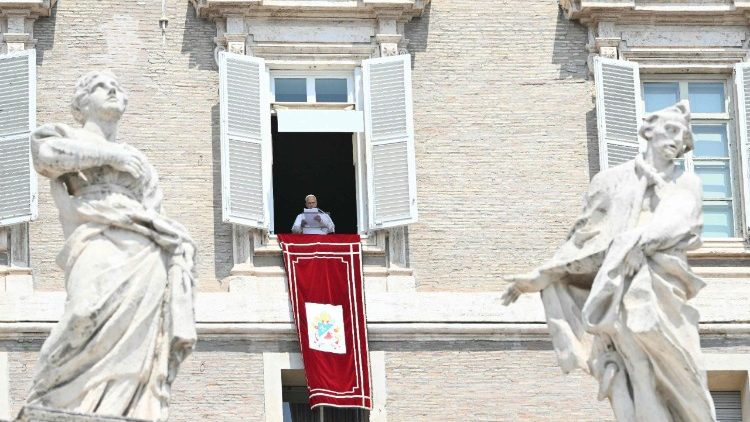 VATICAN-RELIGION-POPE-ANGELUS