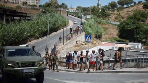 Ceuta, l’arcivescovo di Tangeri: i migranti non sono oggetto di contrattazione 